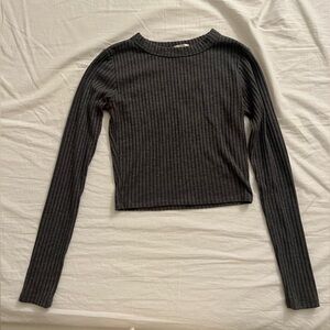 Ribbed grey crop long sleeve top